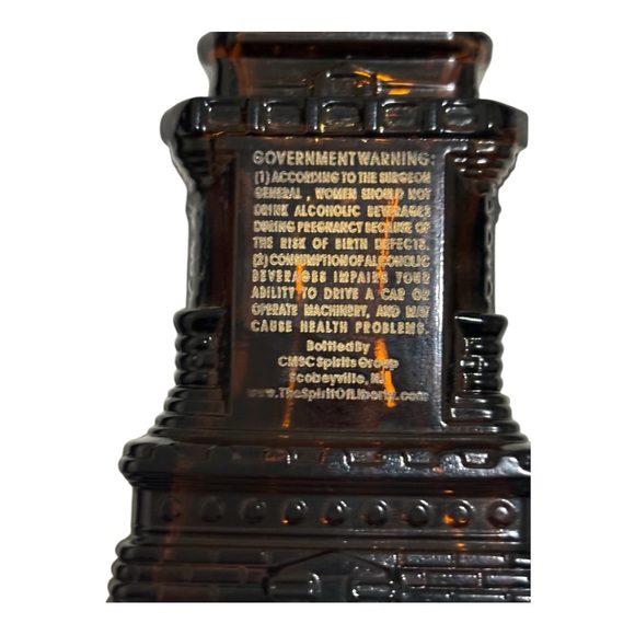 Figure- Statue of Liberty on the Cover of An Empty American Cream Liqueur Bottle - Picture 6 of 13